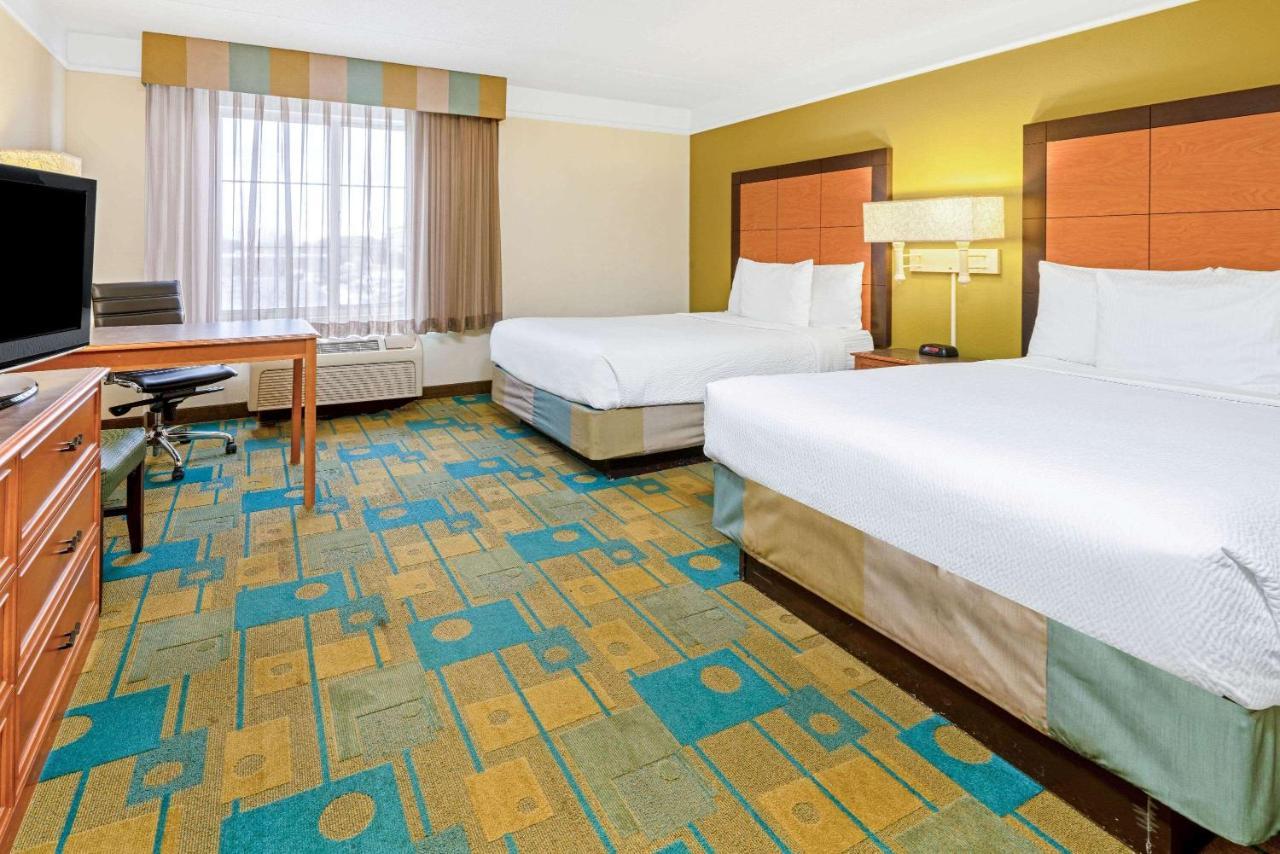 Deluxe Double Room with Two Double Beds,1021726042:JPEG
