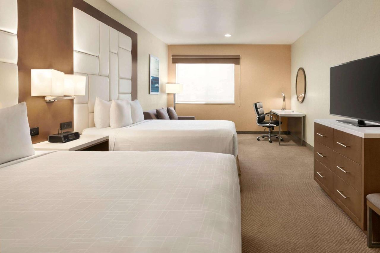 Deluxe Queen Room Two Queen Beds Non-Smoking