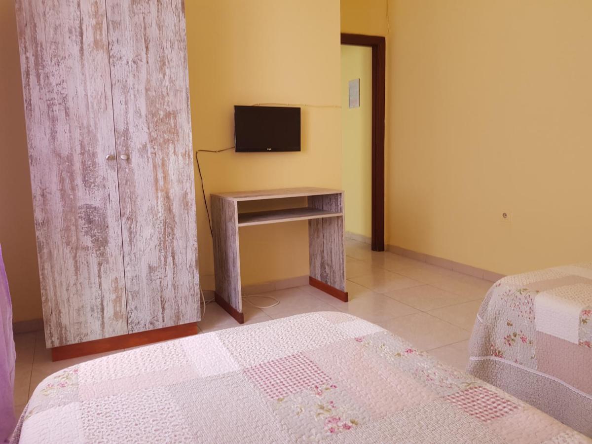 Basic Triple Room Private Bathroom