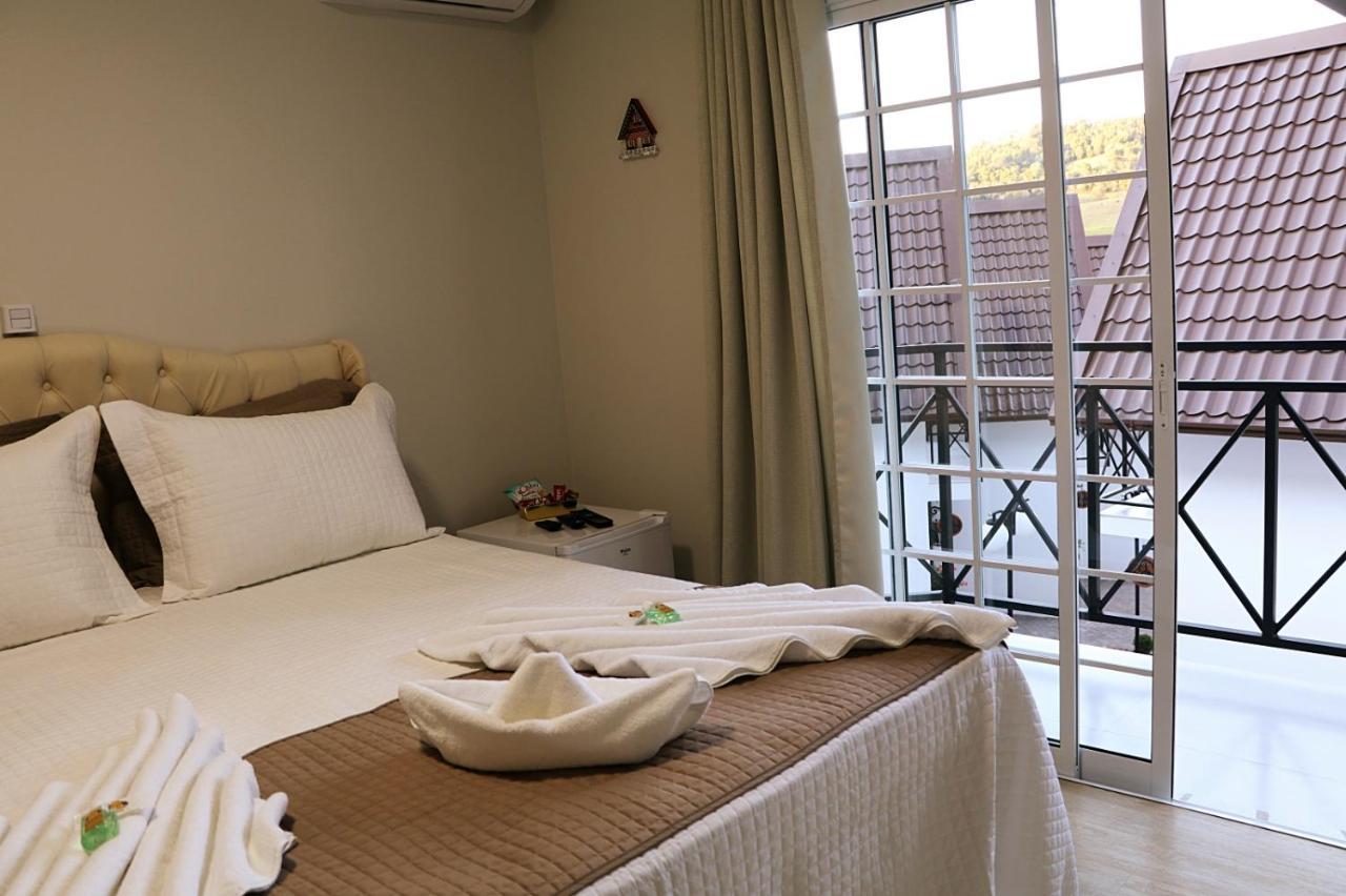 Deluxe Suite Spa Bath