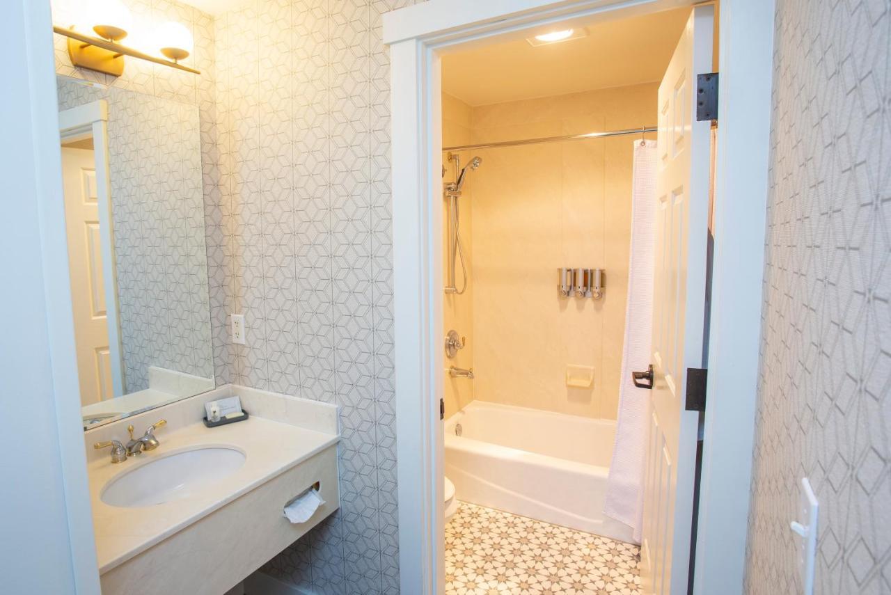 One-Bedroom Suite Ocean View