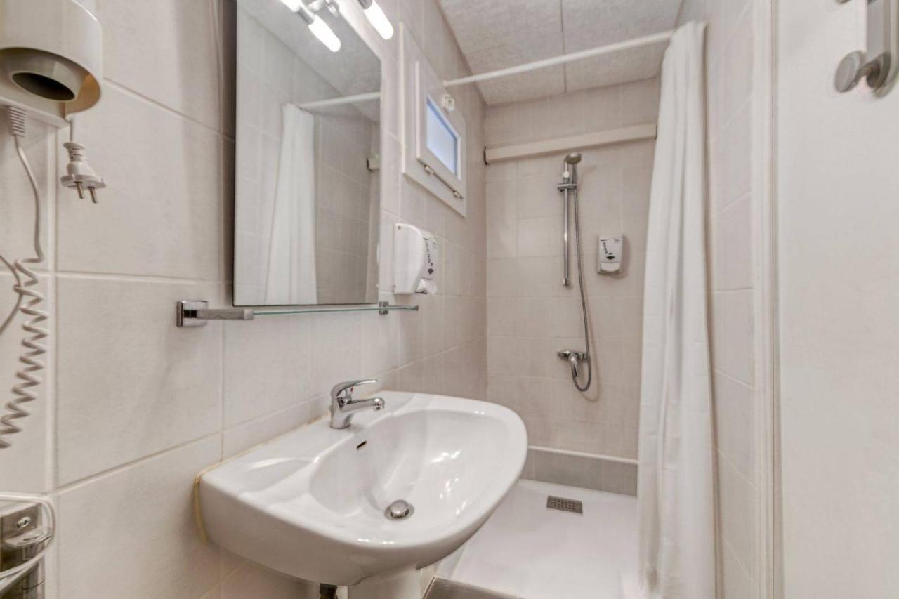 Standard Twin Room,999291180:JPEG