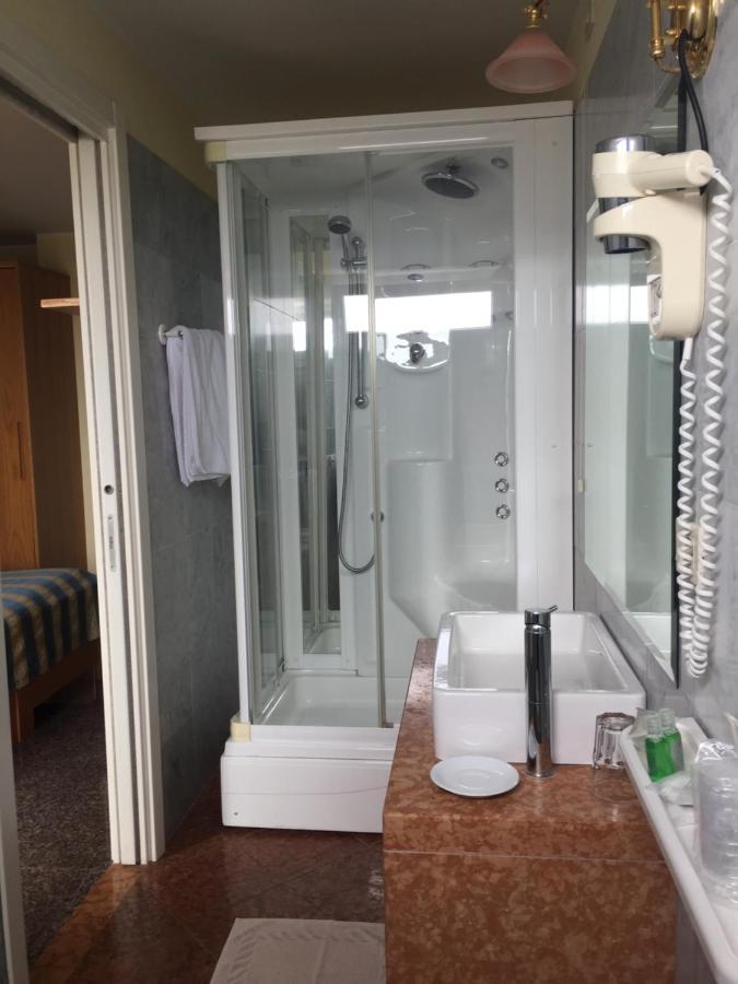 Double or Twin Room,999639984:JPEG