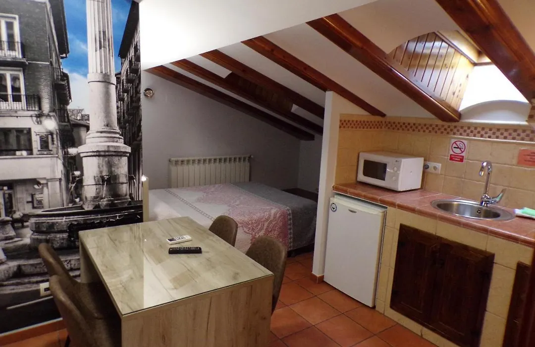 Hostal Serruchi-1