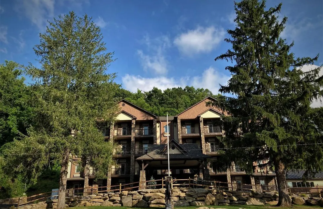 Stonebrook Lodge Bryson City-1