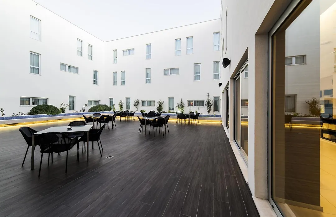 Moov Hotel Evora-1