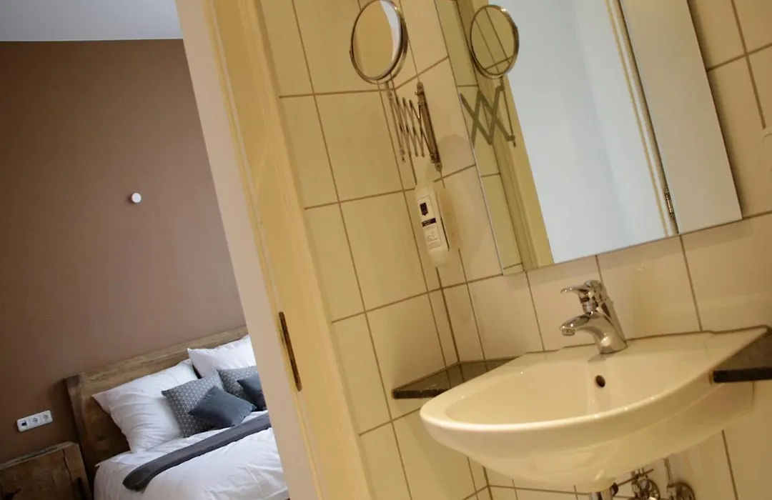 Z&B Hotel-1