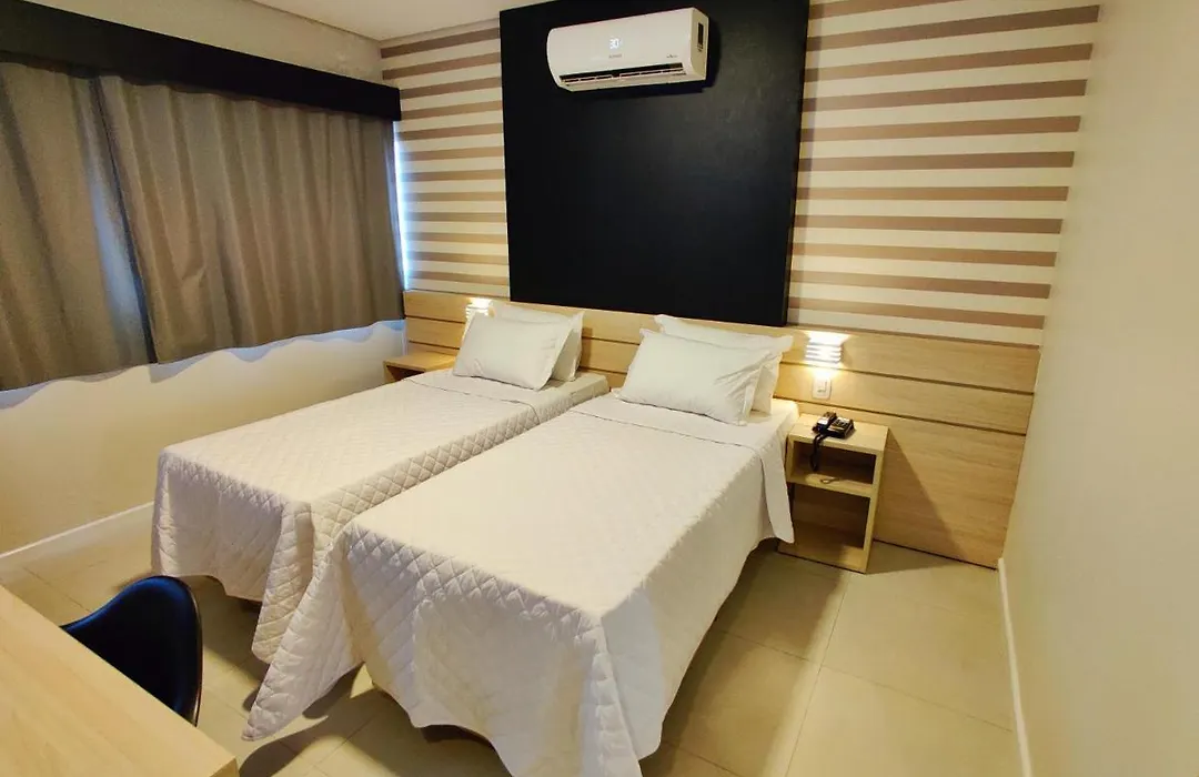 Mogano Express Hotel - PET FRIENDLY e ELETROPOSTO-1