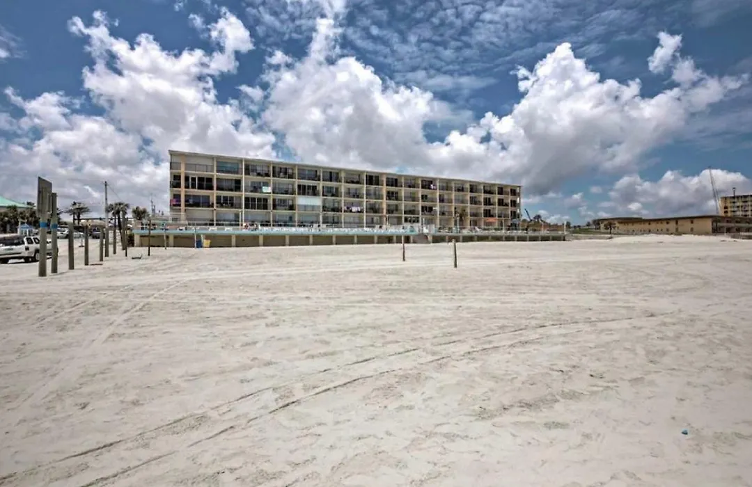 Daytona Inn Studios-1