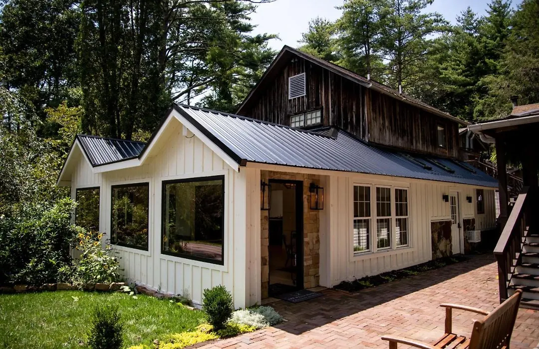 Outpost Inn-1