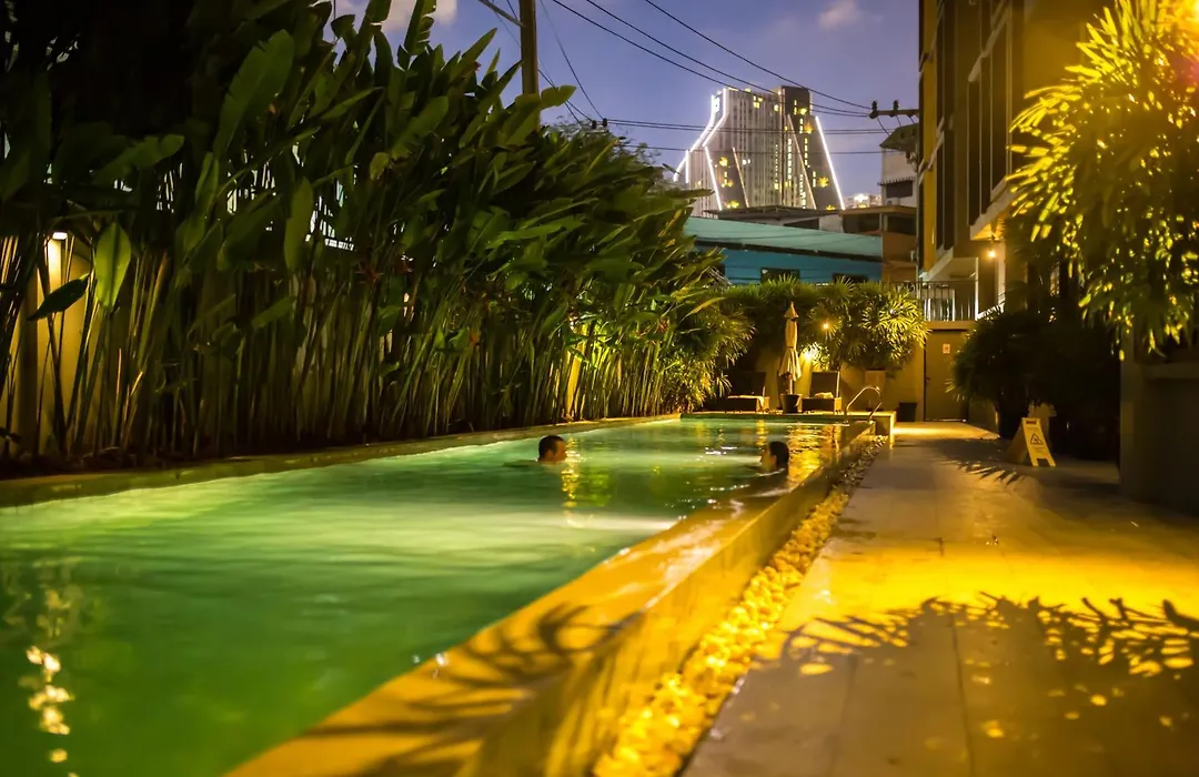 Isanook Bangkok-1