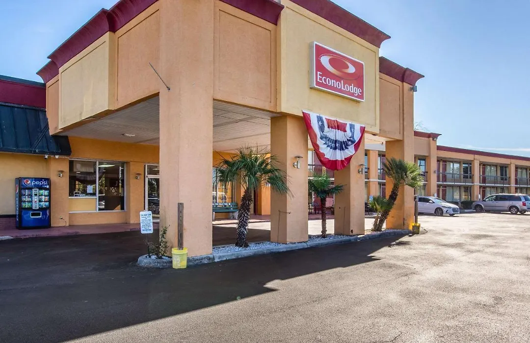Econo Lodge Choice Hotels I-95 Savannah Gateway-1