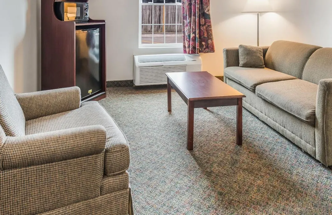 Knights Inn Sandusky-1