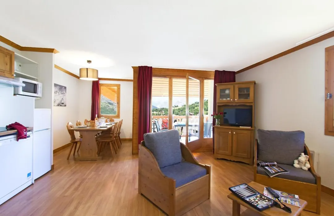 Résidence Odalys Le Hameau et les Chalets de la Vallée d'Or-1