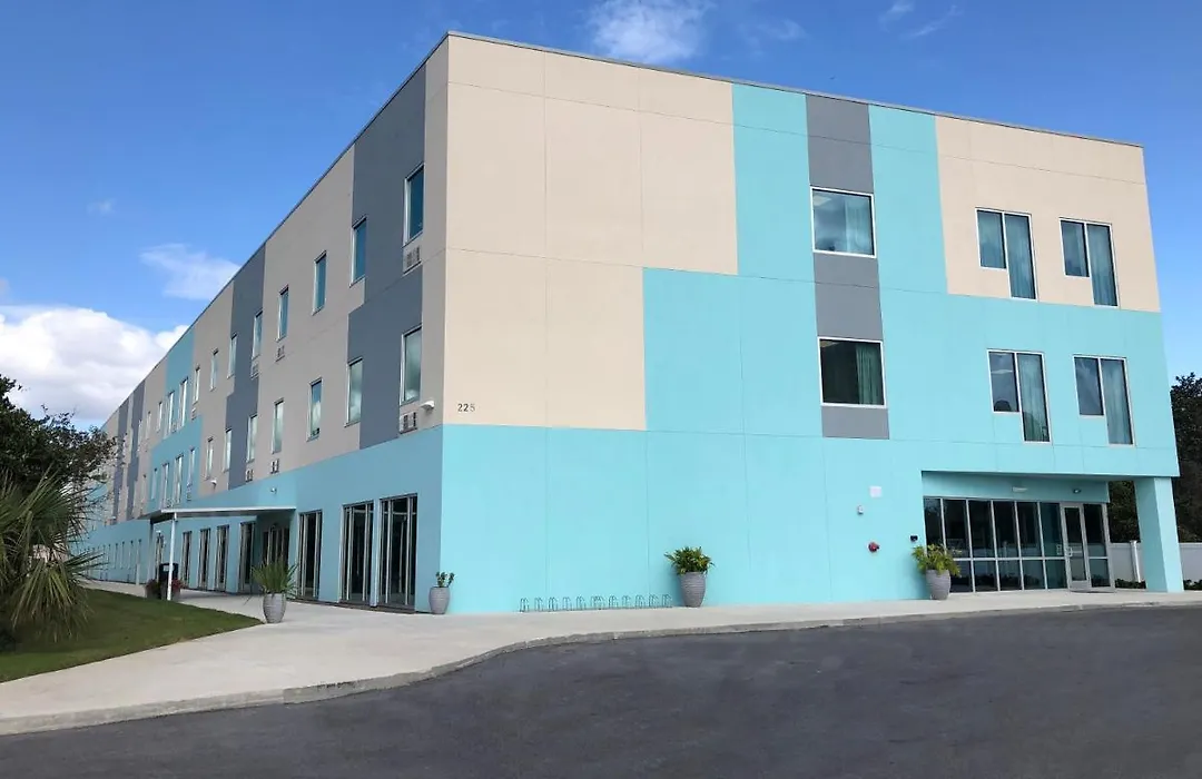 Travelodge By Wyndham Panama City Beach / Beachfront-1