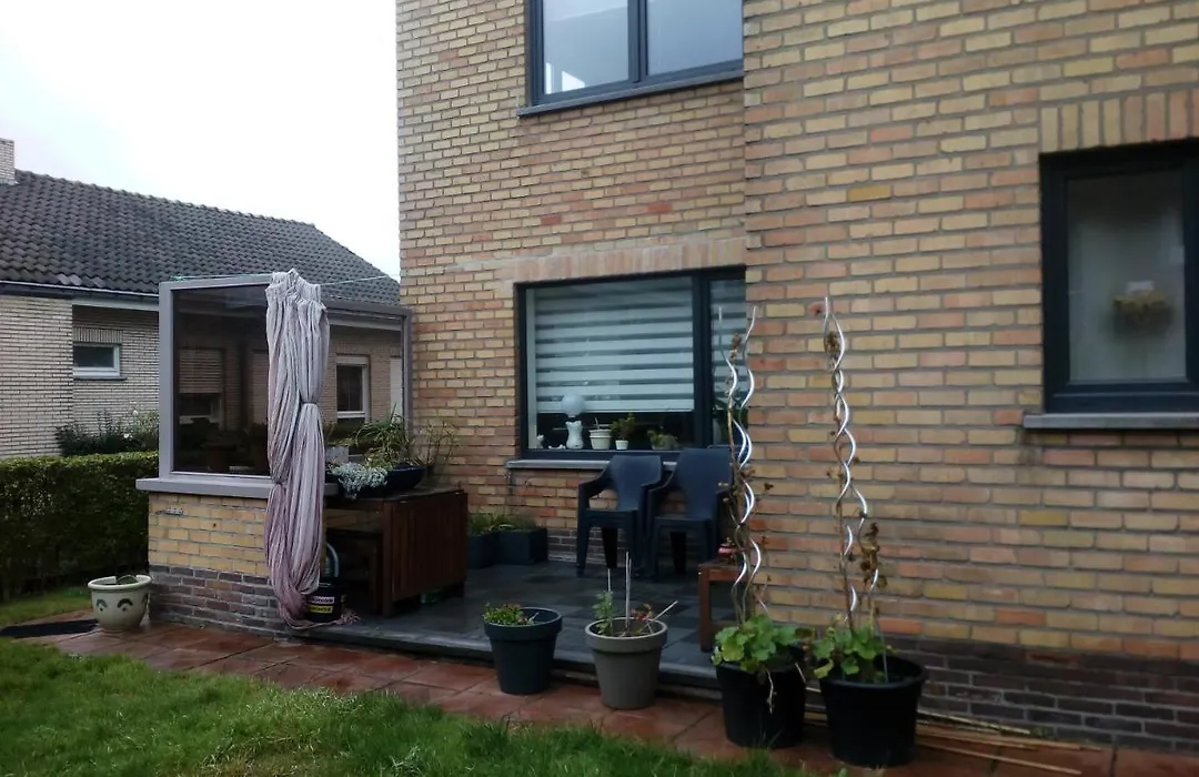 Kamer + douche in villa-1
