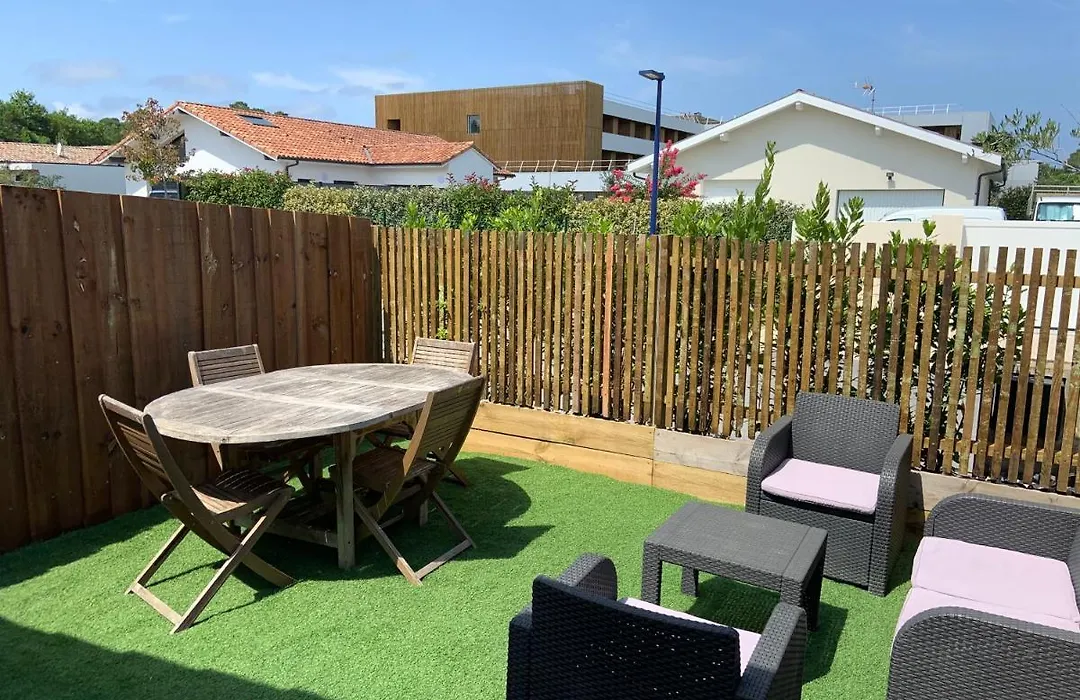 Chambre privée avec terrasse-1