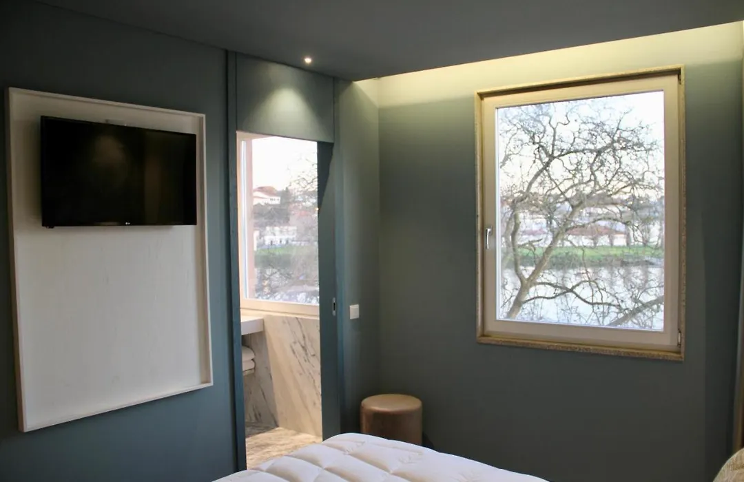 A Rendilheira Charm Suites-1