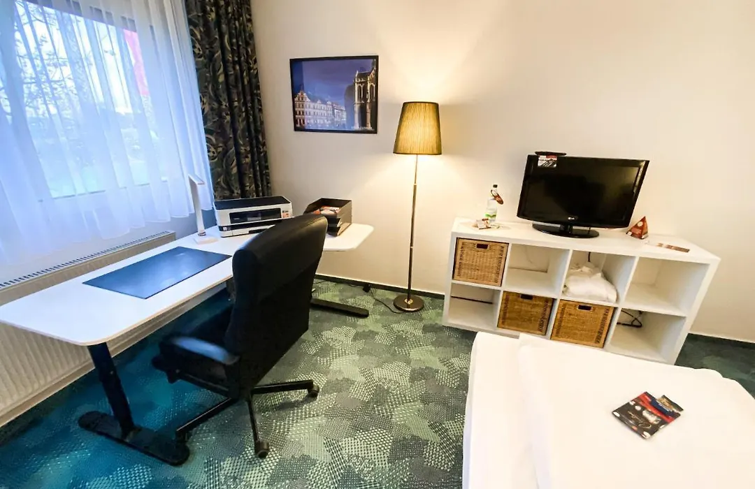 Airport Hotel Erfurt-1