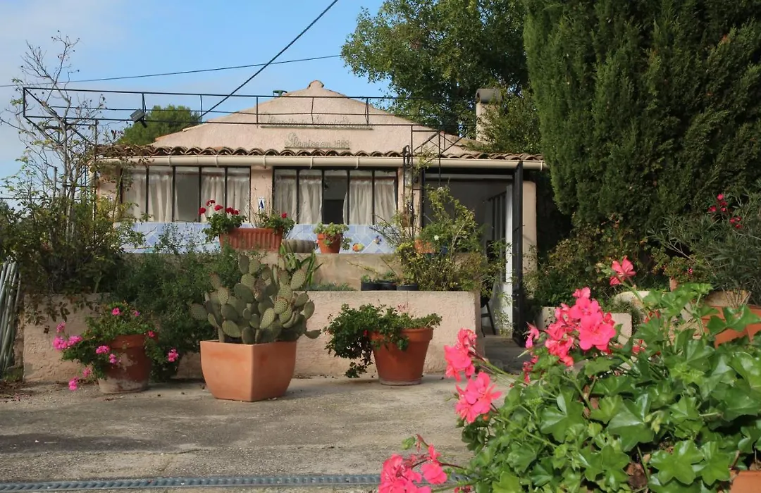 le cabanon de l'olivette-1