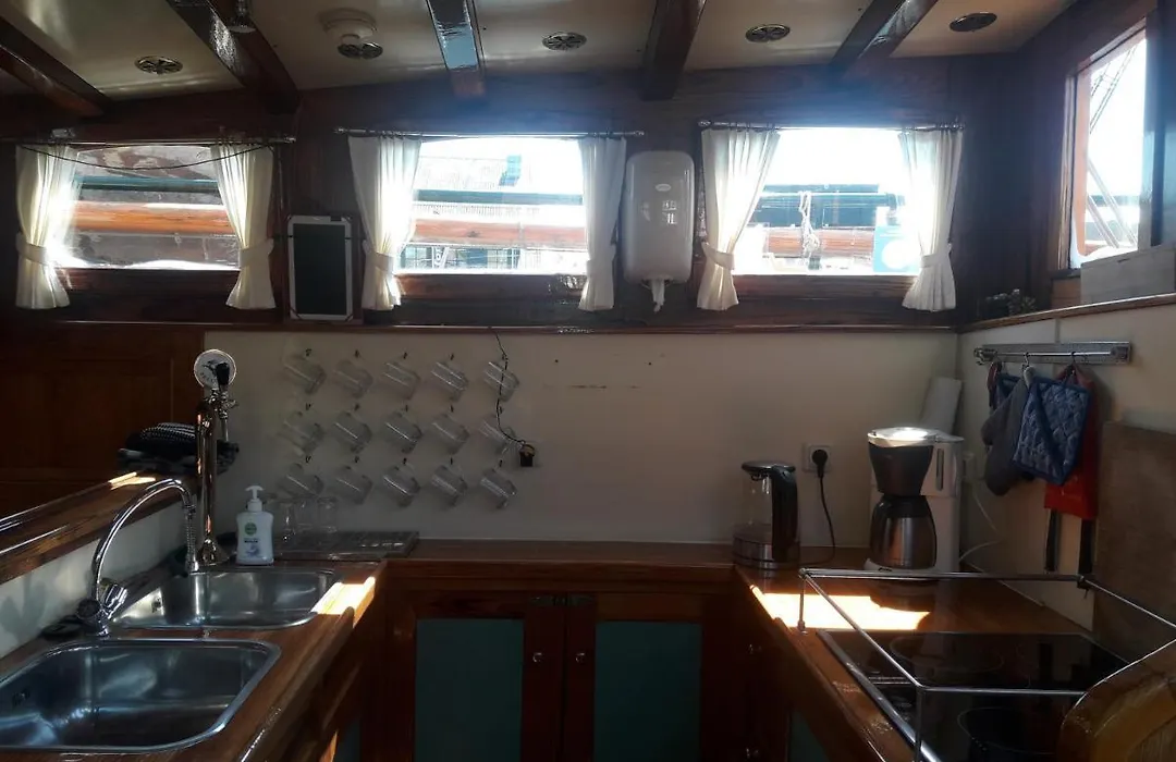 Tjalkjacht Pelikaan Lemmer-1