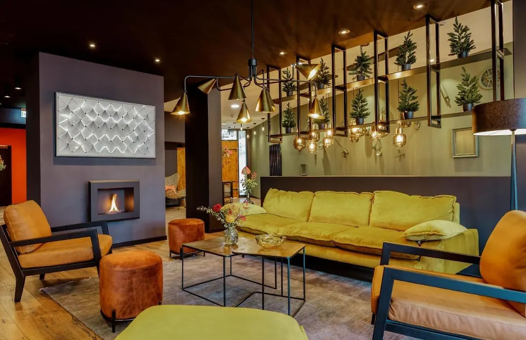 Black F House - Serviced Apartments-1
