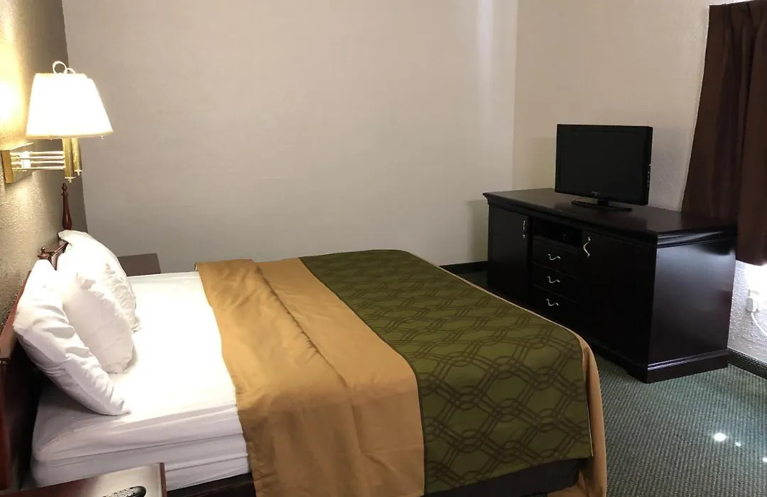 Econo Lodge-1