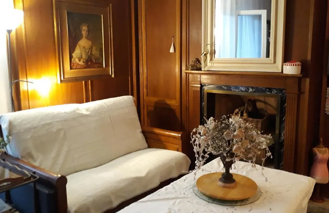 CHAMBRES D'HÔTES CHEZ CATHERINE A REUS chambre bord de mer avec salle de bains privée-1