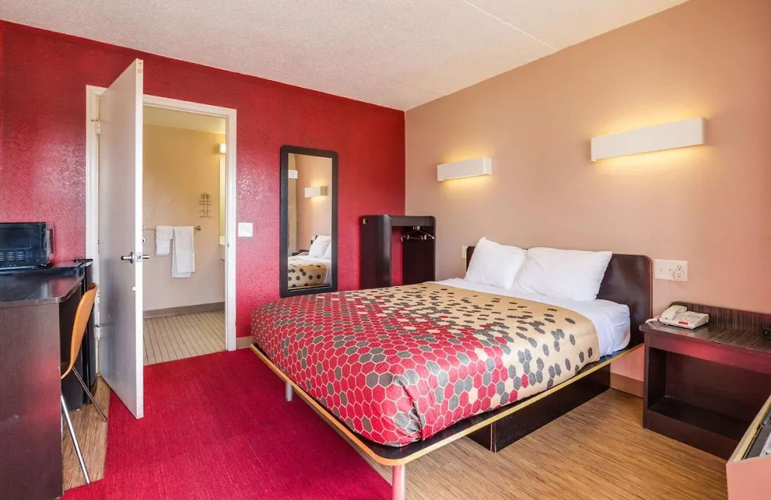 Econo Lodge Inn & Suites-1
