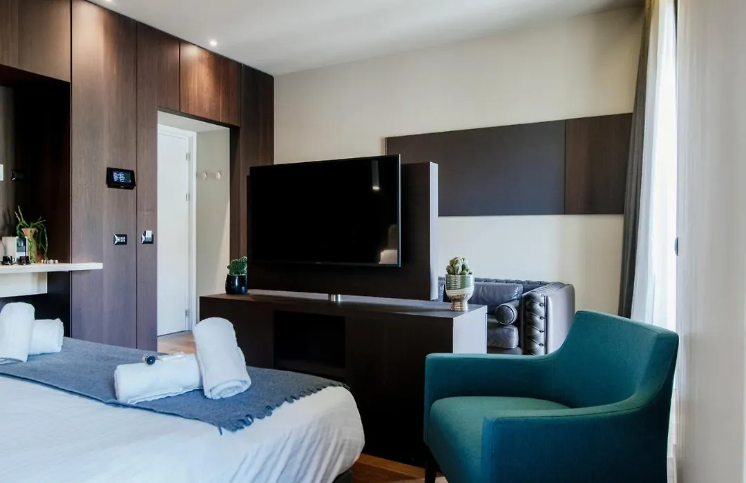 Ama 18 Suites By "The House Of Travelers"-1