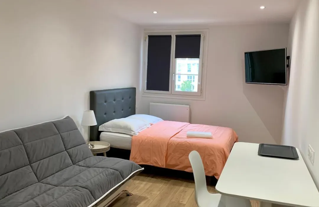 Nanterre Room-1
