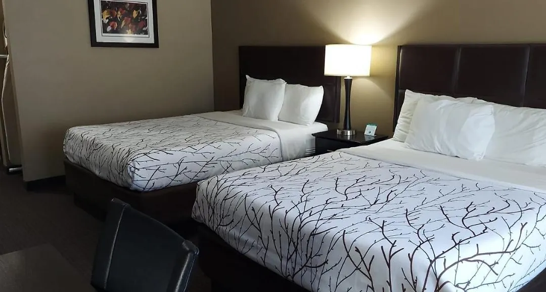 Parkwood Inn & Suites-1