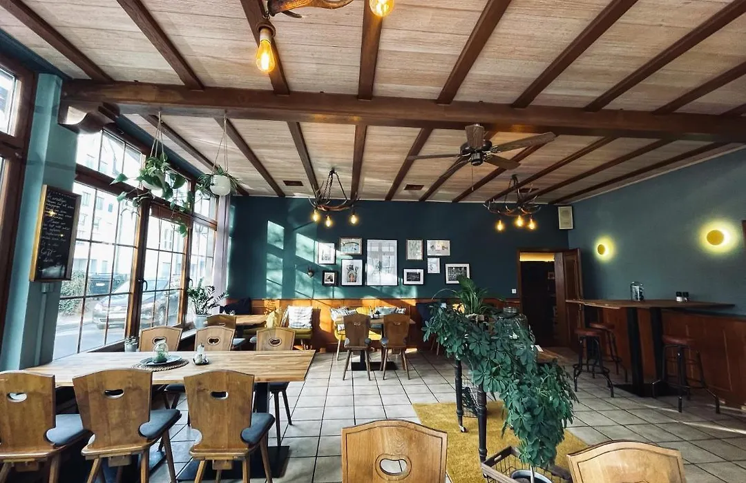 Hotel&Weinhaus Zum Schwarzen Bären-1