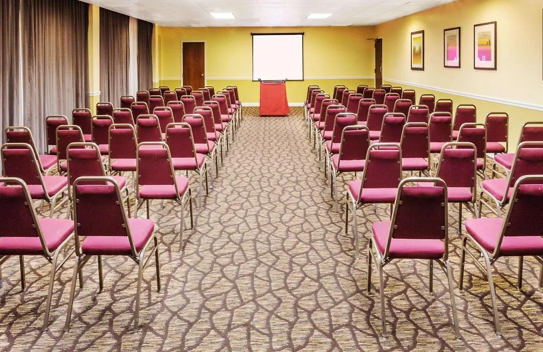 Ramada By Wyndham Salt Lake City North Temple-1