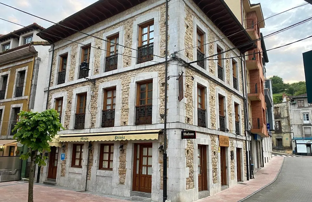 Hotel Piloñés-1