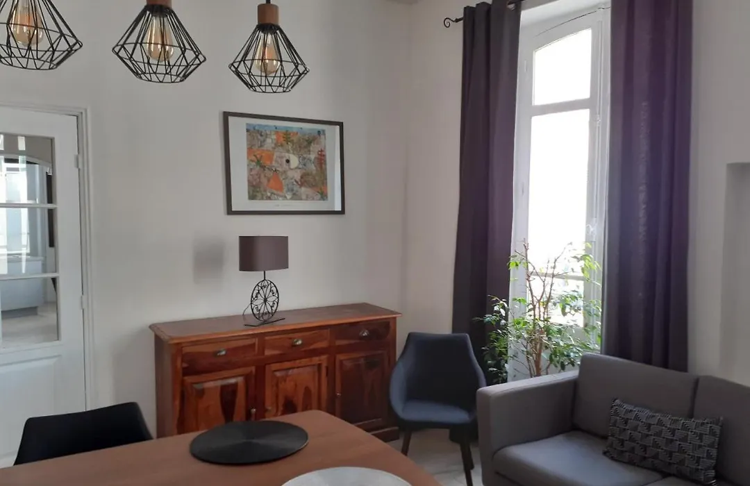 centre ville, chambre indépendante 20m2 et sa salle de bain privée-1