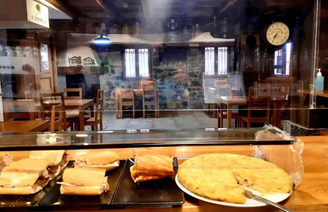 Hostal Lopenea-1