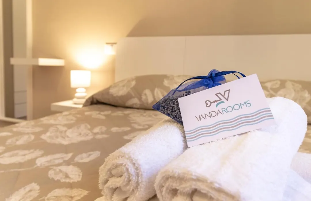 Vanda Rooms-1