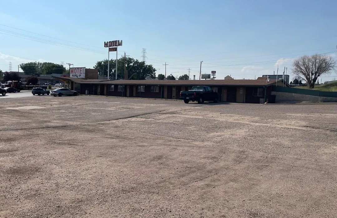 Round-Up Motel-1