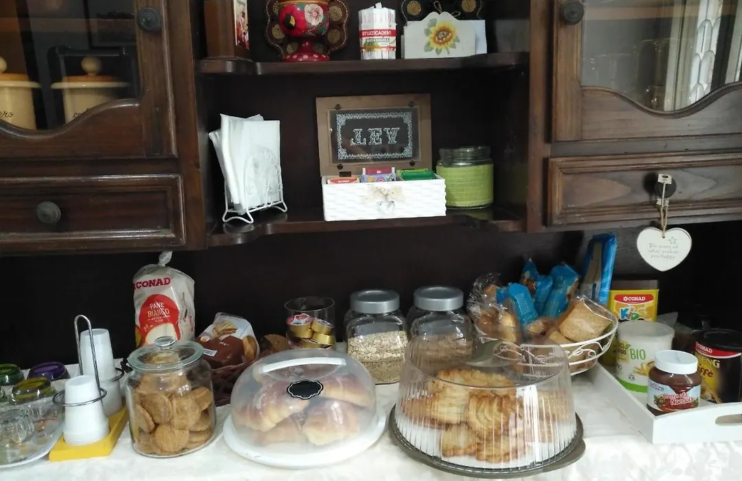 Tucci'S Roma Guest House-1