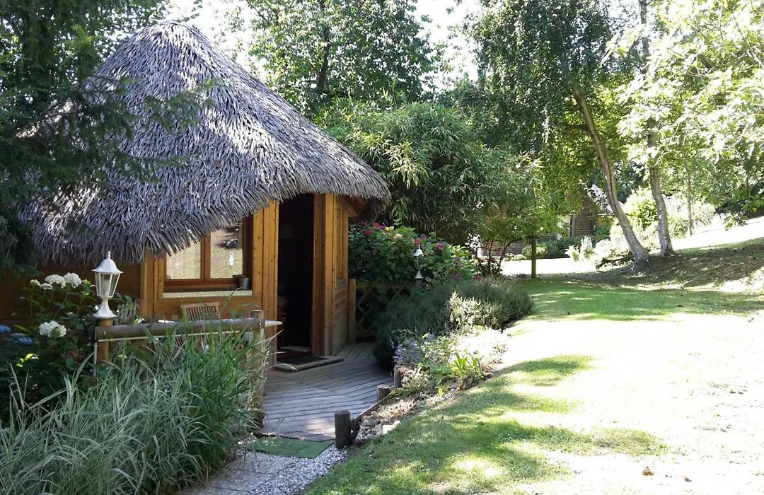 La Cabane De Cecile-La Hutte-1