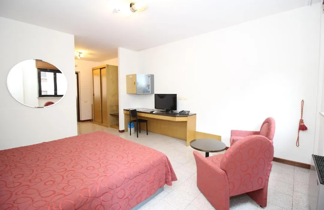 Hotel Croce Di Malta-1
