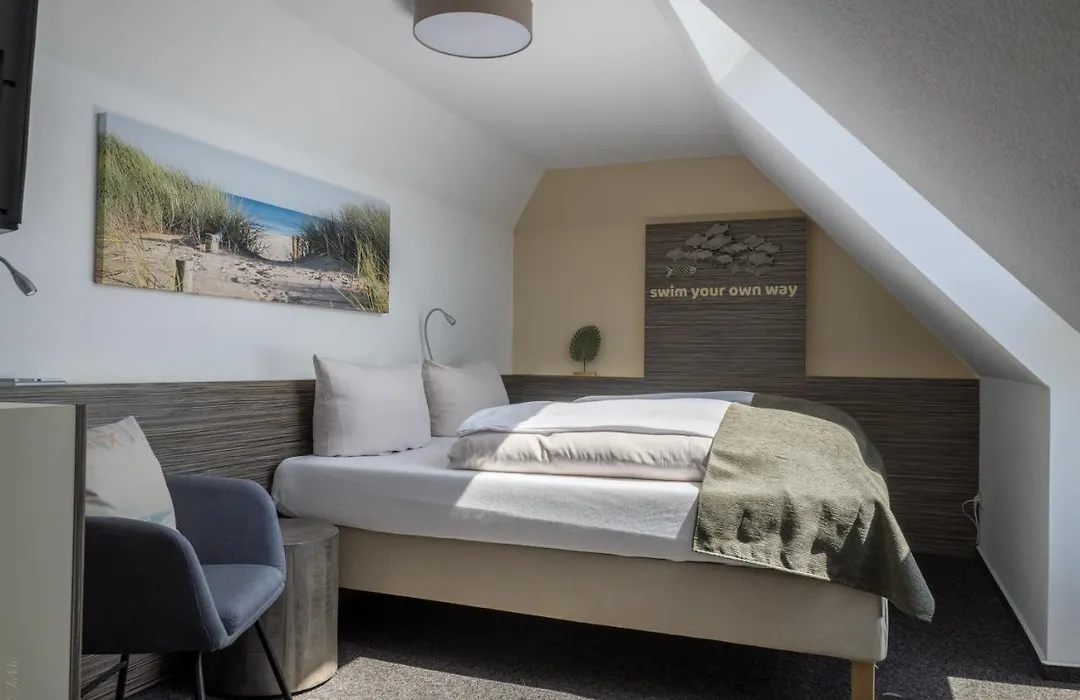 AKZENT Strandhotels Seestern, Delphin&Lachs-1