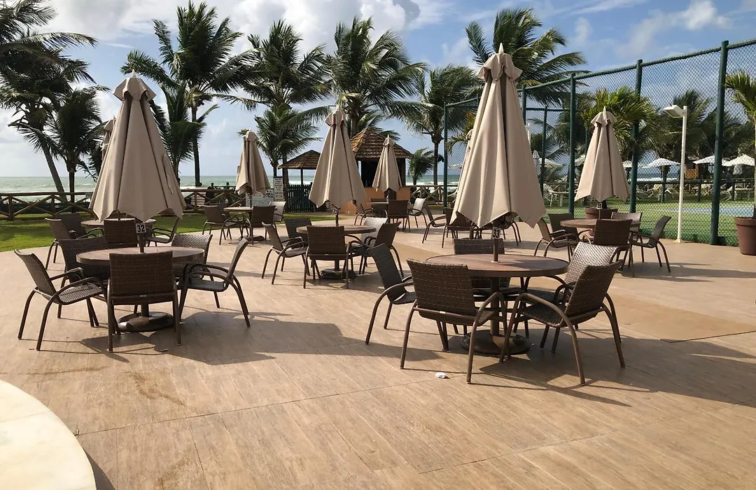 2 Suítes, Guarajuba, piscina frente mar-1