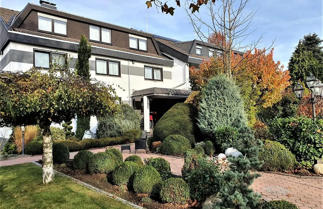 Hotel - Garni - Dreispitz-1