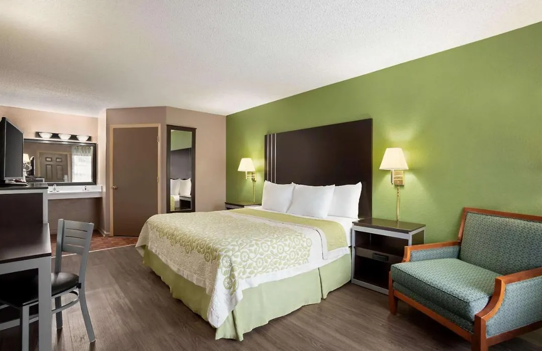 Days Inn By Wyndham Hardeeville/ I-95 State Line-1