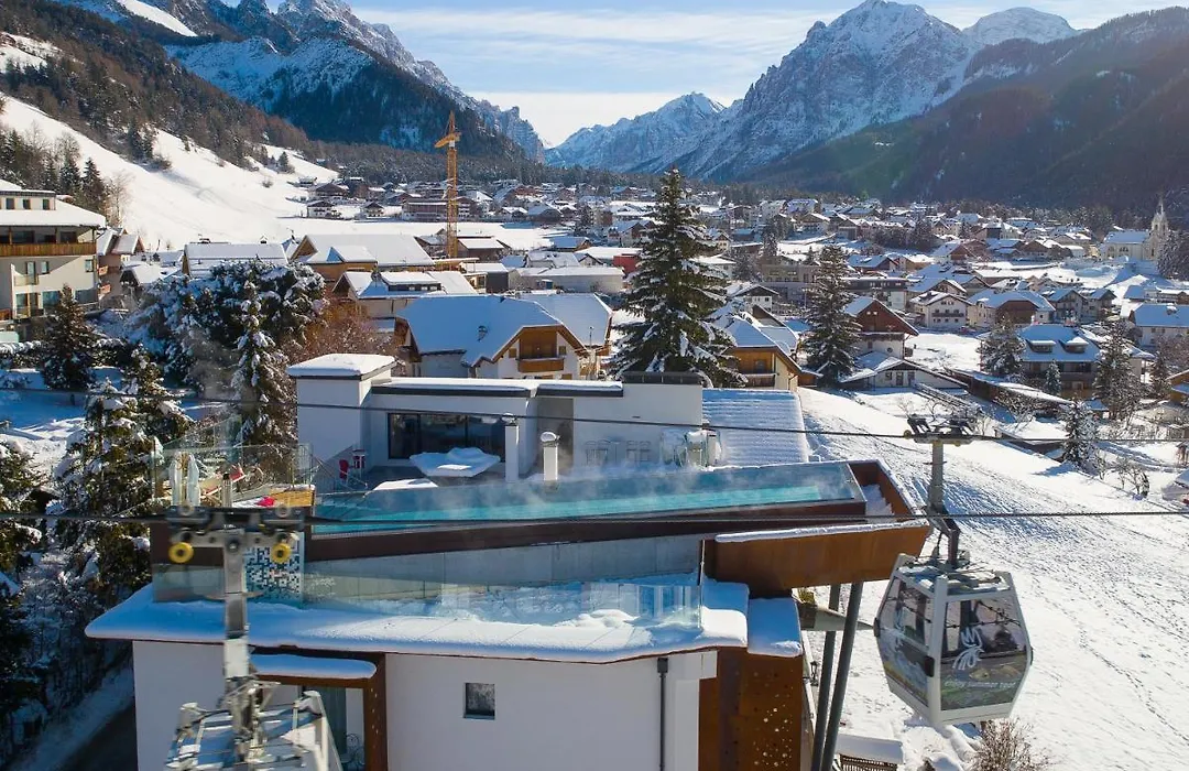 Al Plan, A Mountain Moving Hotel-1