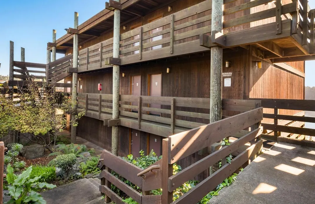Harbor Lite Lodge-1
