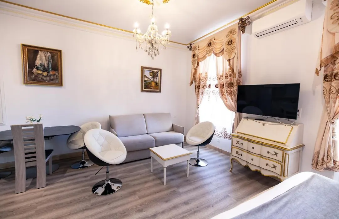 Studio du Maire Maison de L'Église du Couvent-1