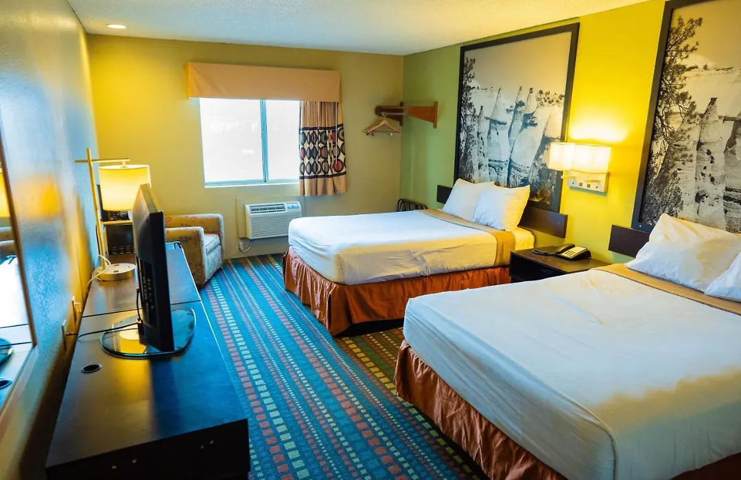 Super 8 By Wyndham Belen Nm-1